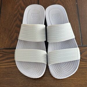Reef Water Vista Light Gray Slide Sandals